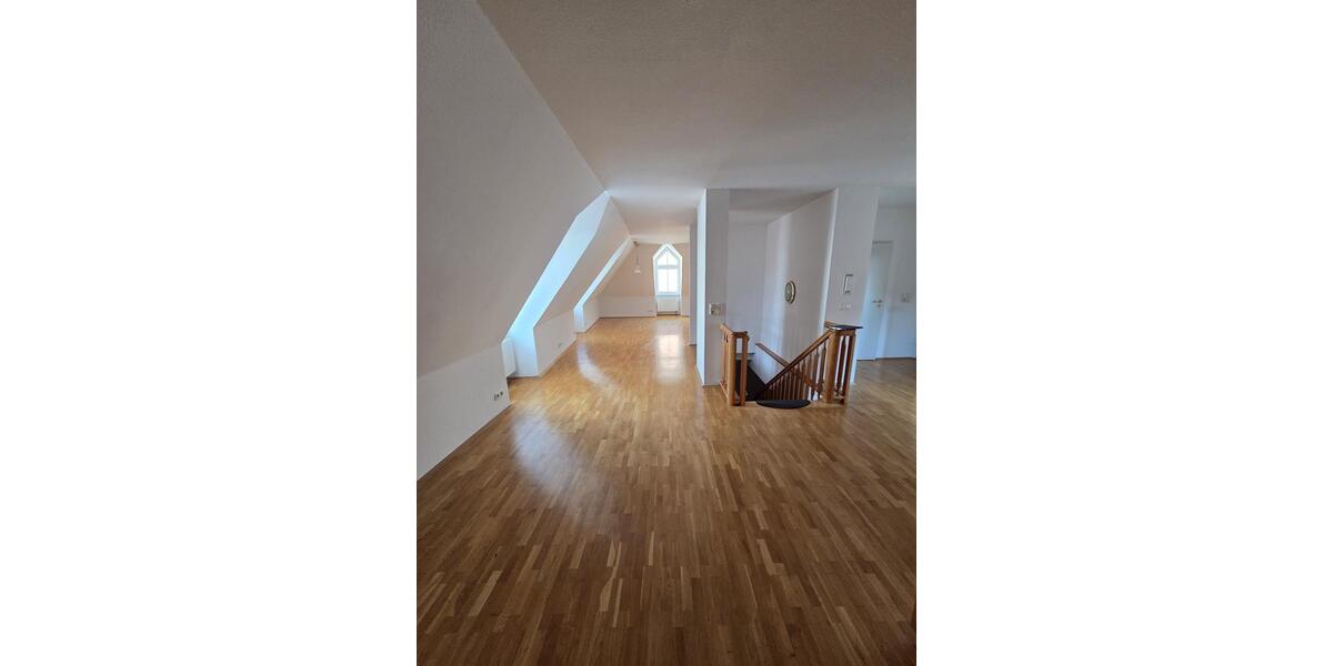 Dachgeschoßwohnung Erfurt - 2 Zimmer, 128 m&sup2;, 1.200&euro; | Angebot:26492734