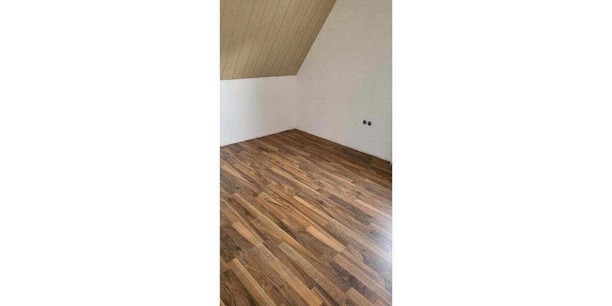 Vermieten Haus mit großem Grundstück 1.700 € Kalt 8 zimmer