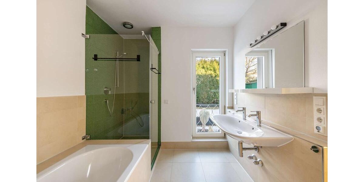 Einfamilienhaus München Trudering-Riem - 8 Zimmer, 280 m&sup2;, 4.990&euro; | Angebot:25178820