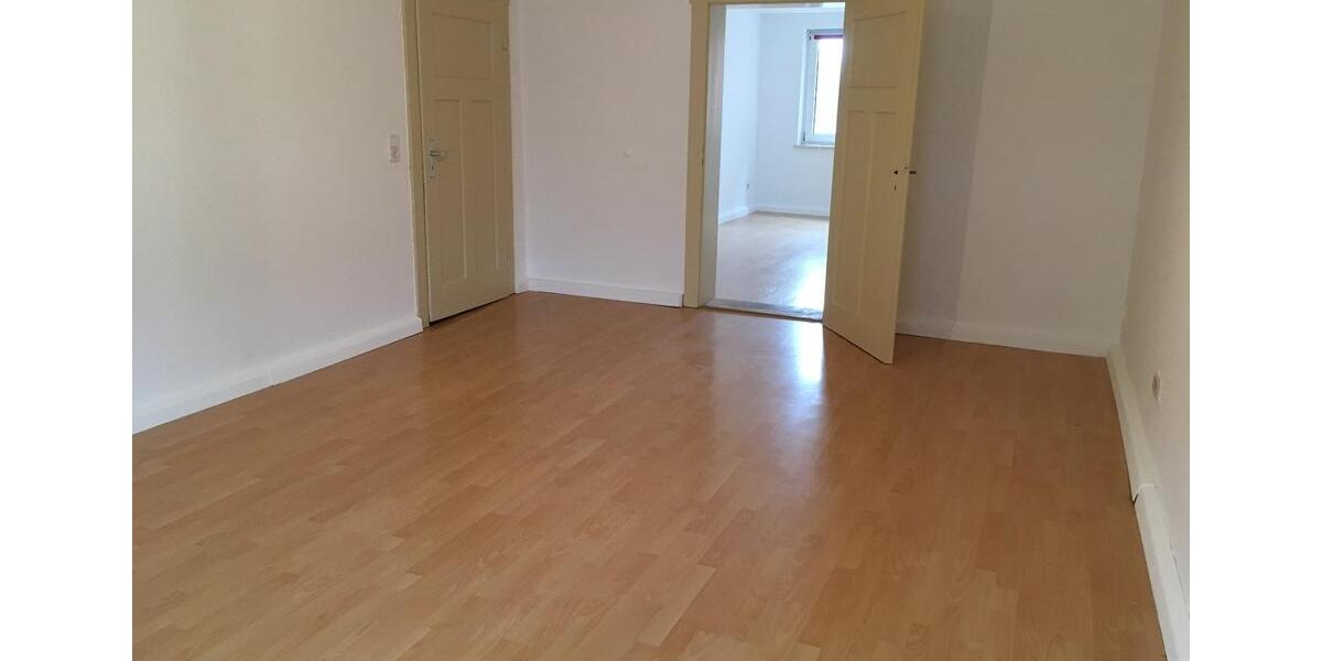 Etagenwohnung Stadtoldendorf - 3 Zimmer, 100 m&sup2;, 600&euro; | Angebot:25719885
