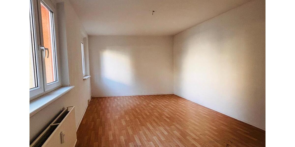 Etagenwohnung Suhl - 4 Zimmer, 68 m&sup2;, 360&euro; | Angebot:23843034