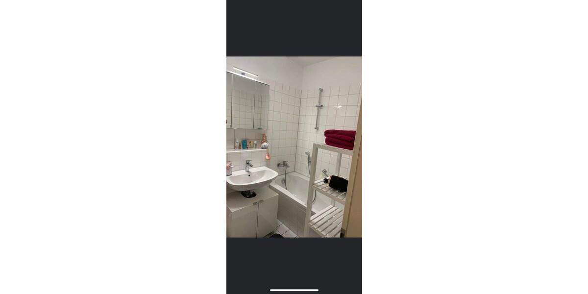 1-Raum-Wohnung mit Balkon, Dusche und Stellplatz in Naumburg 1 zimmer