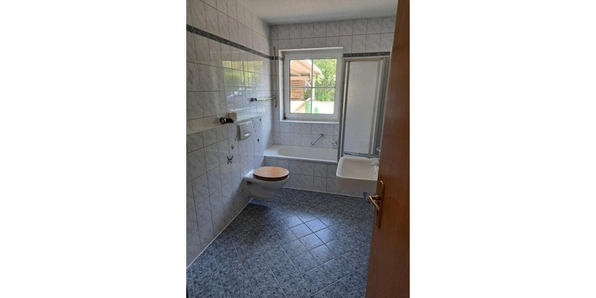 Erdgeschoßwohnung Deggendorf - 3 Zimmer, 84 m&sup2;, 830&euro; | Angebot:25868399
