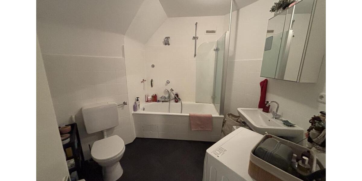 Dachgeschoßwohnung Bochum - 2.5 Zimmer, 65 m&sup2;, 371&euro; | Angebot:25175742