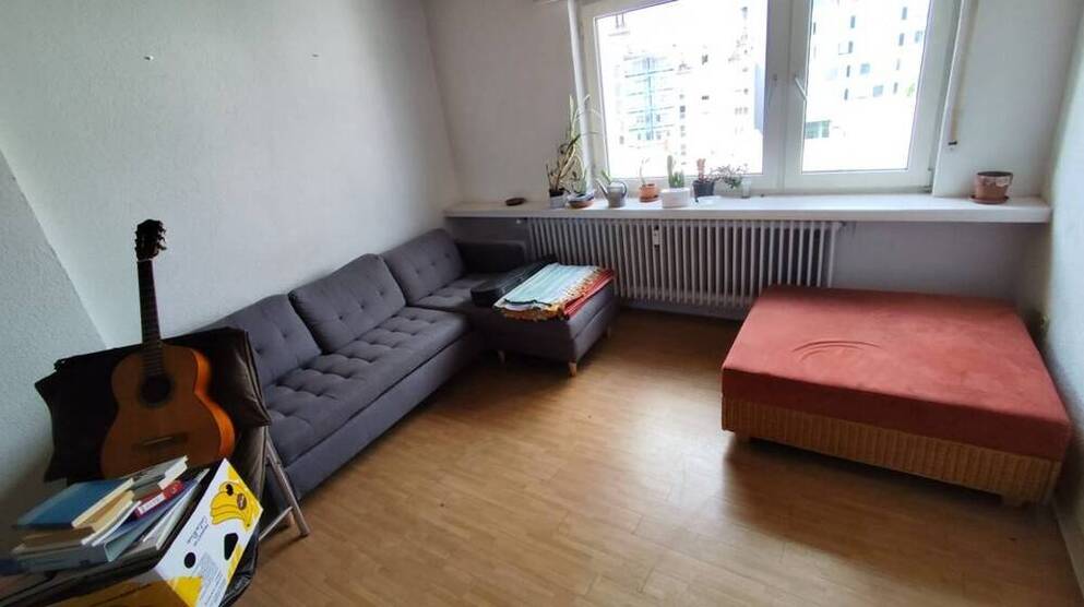 großzügige 3-Zimmer-Küche-Bad mit großem Balkon und Kaminofen