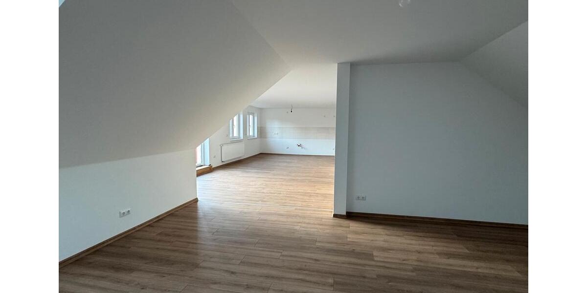 Dachgeschoßwohnung Nossen - 4 Zimmer, 115 m&sup2;, 1.250&euro; | Angebot:26446788