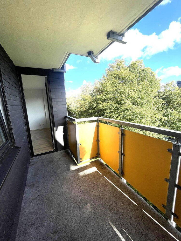 **Moderne, helle & frisch renovierte 2,5-Zimmer-Wohnung in Oberbarmen - mit Balkon & Aufzug**