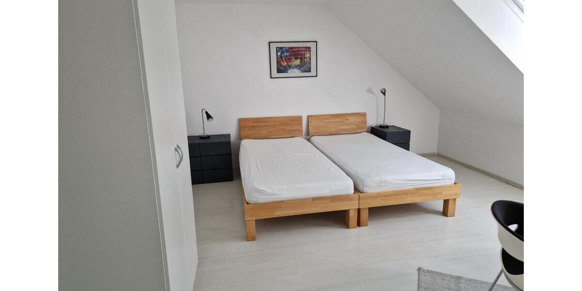 Dachgeschoßwohnung Wiesbaden Bierstadt - 3 Zimmer, 80 m&sup2;, 1.400&euro; | Angebot:24784334