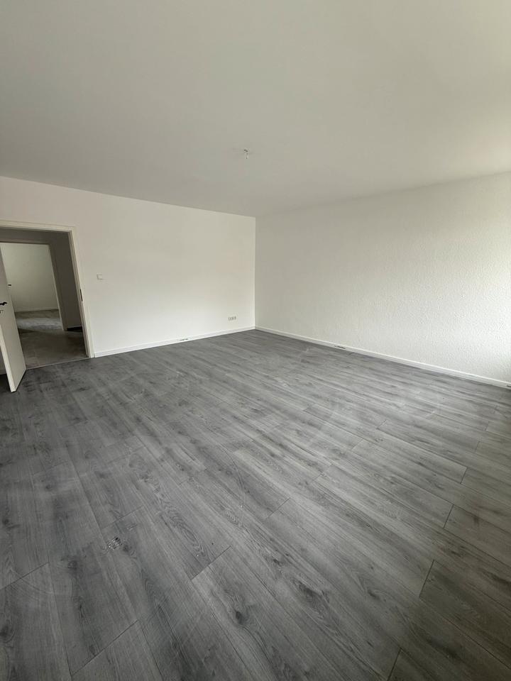 Schöne helle Wohnung in Worms - Rheindürkheim zu vermieten.