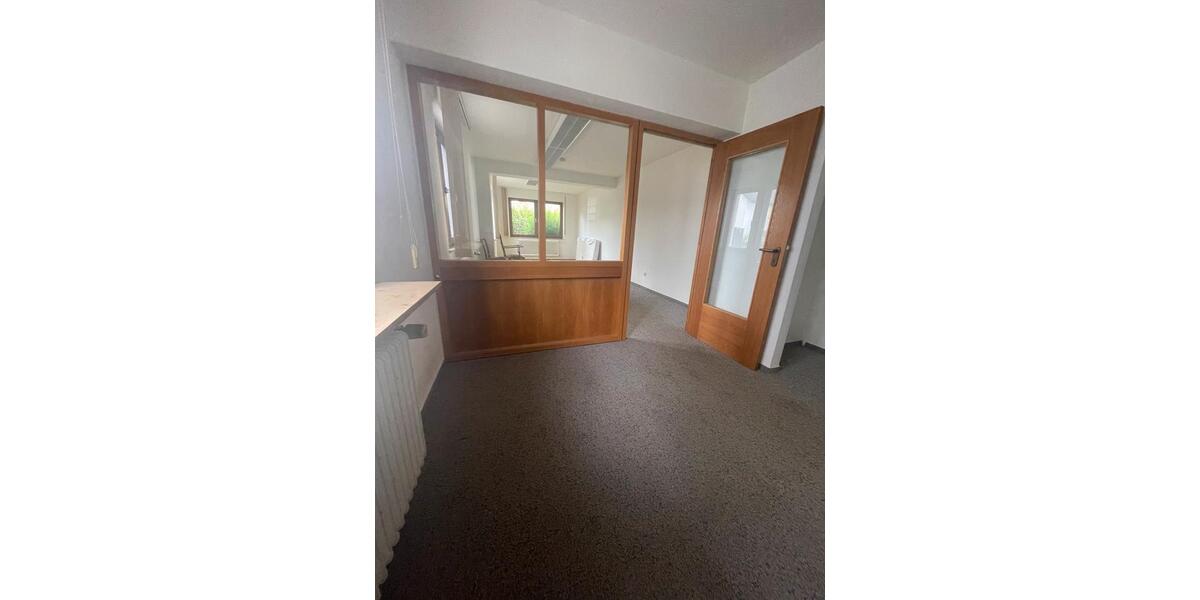 Etagenwohnung Reutlingen Reutlingen (Kernstadt) - 3.5 Zimmer, 130 m&sup2;, 1.500&euro; | Angebot:26566839