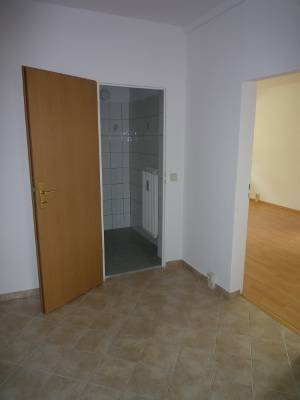 Etagenwohnung Reinsdorf - 3 Zimmer, 57 m&sup2;, 300&euro; | Angebot:23982053