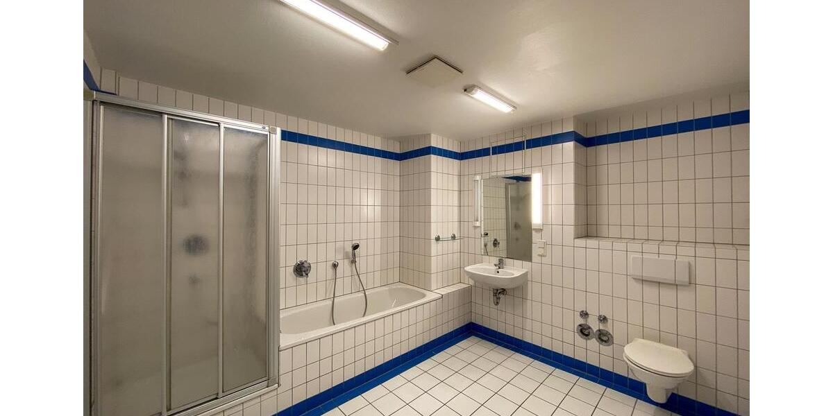 Etagenwohnung Naumburg (Saale) - 4 Zimmer, 110 m&sup2;, 800&euro; | Angebot:26476537