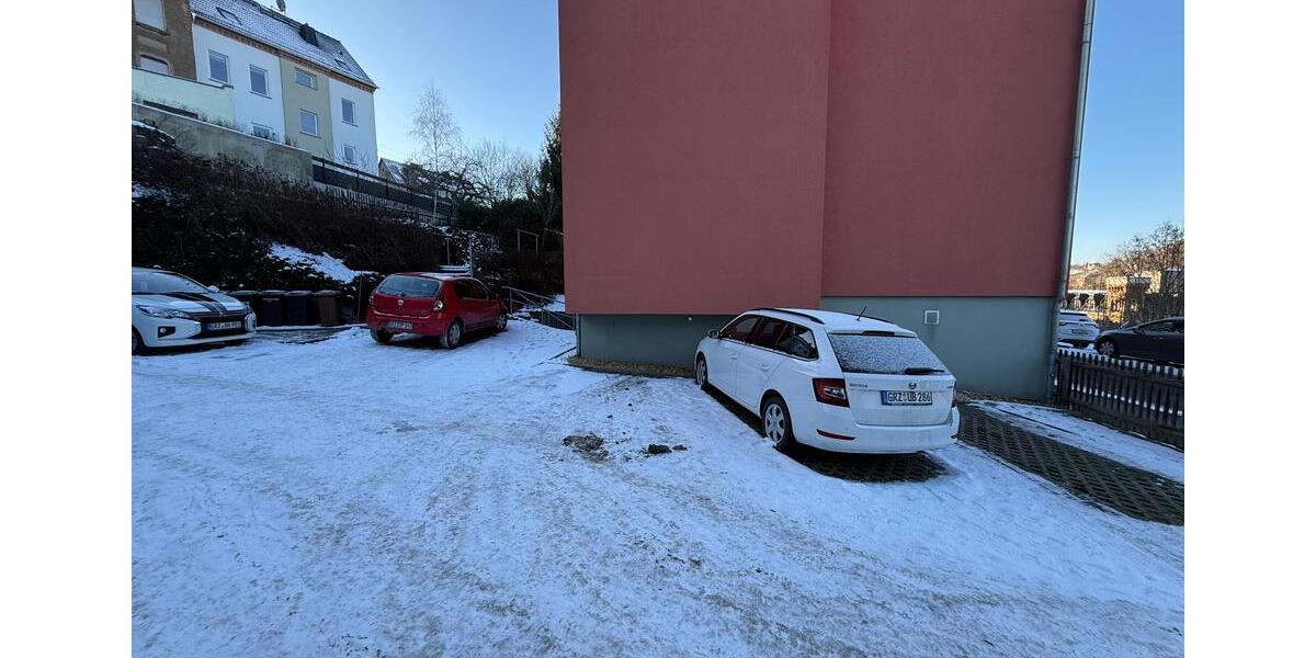 Superschöne, moderne DG-Wohnung mit Balkon und herrlichem Blick über Greiz 2 zimmer