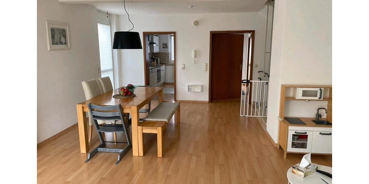 Doppelhaushälfte Giebelstadt - 5 Zimmer, 150 m&sup2;, 1.550&euro; | Angebot:25025239