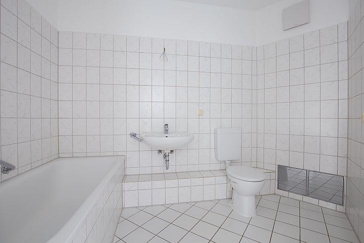 + 2-Raum-Wohnung mit Balkon + 2 zimmer