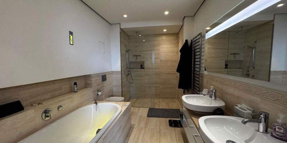 Etagenwohnung Hamburg HafenCity - 2 Zimmer, 133 m&sup2;, 2.500&euro; | Angebot:25693978