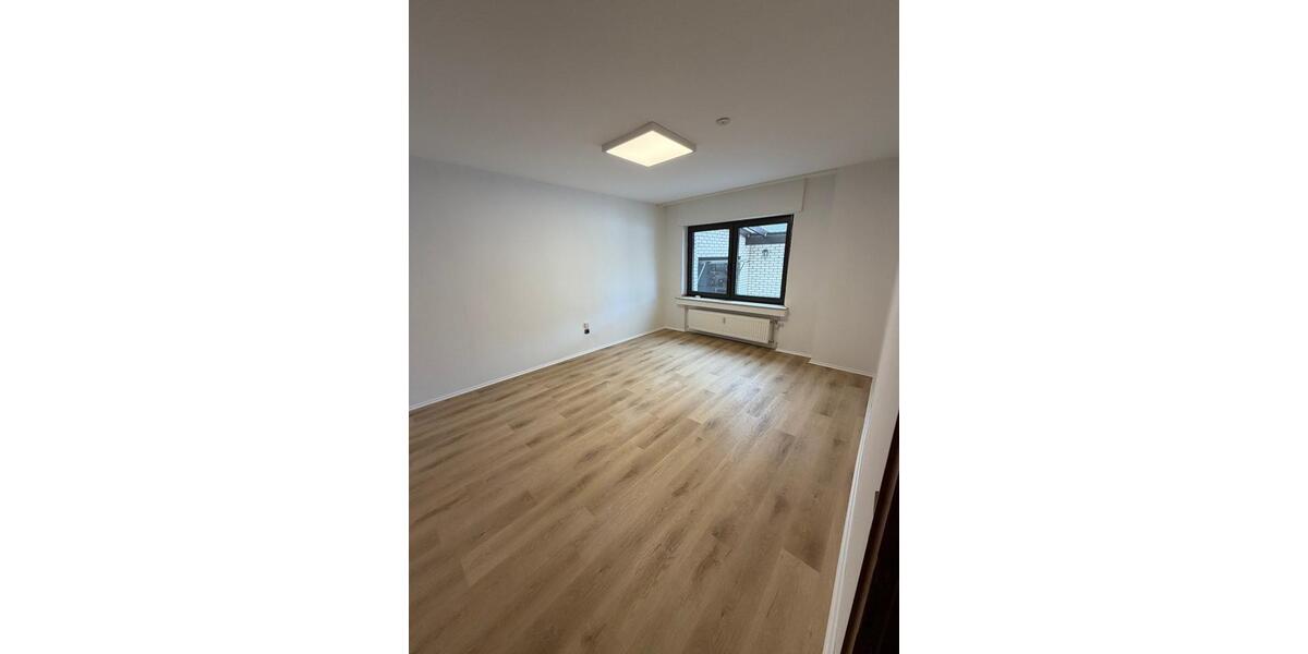 Erdgeschoßwohnung Heinsberg - 7.5 Zimmer, 135 m&sup2;, 800&euro; | Angebot:26223870