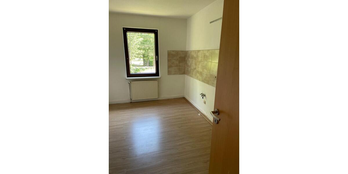 Etagenwohnung Nienburg (Saale) - 3 Zimmer, 125 m&sup2;, 650&euro; | Angebot:26058636