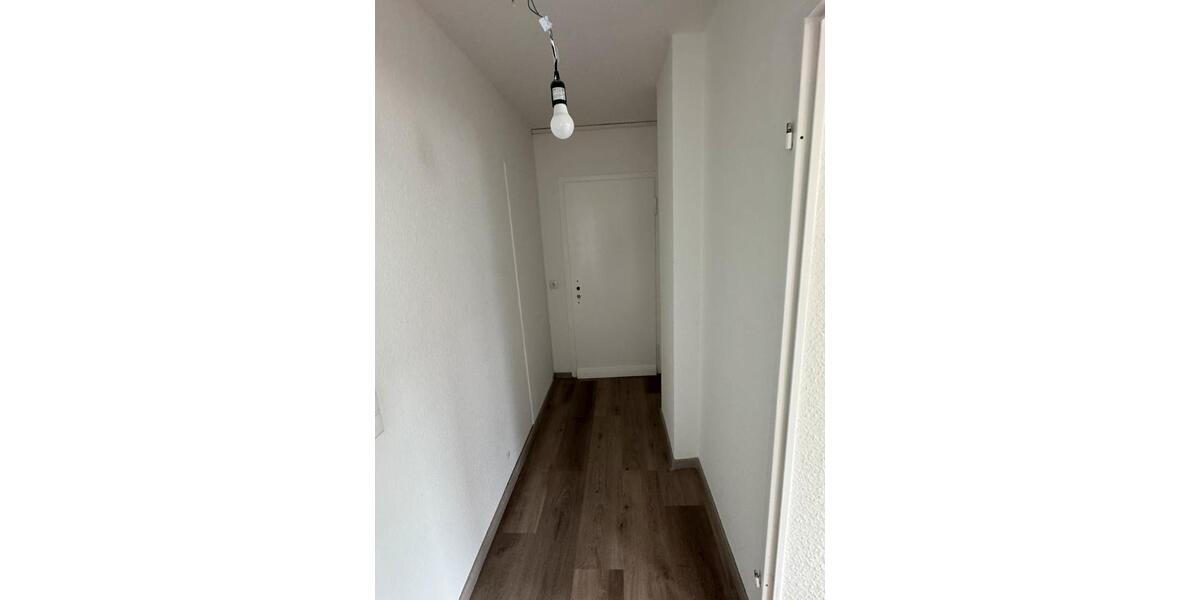 Dachgeschoßwohnung Essen Stadtbezirk III - 4 Zimmer, 102 m&sup2;, 850&euro; | Angebot:26539976