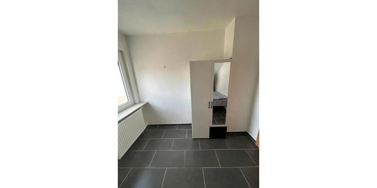 Dachgeschoßwohnung Germersheim - 5 Zimmer, 100 m&sup2;, 15&euro; | Angebot:26042576