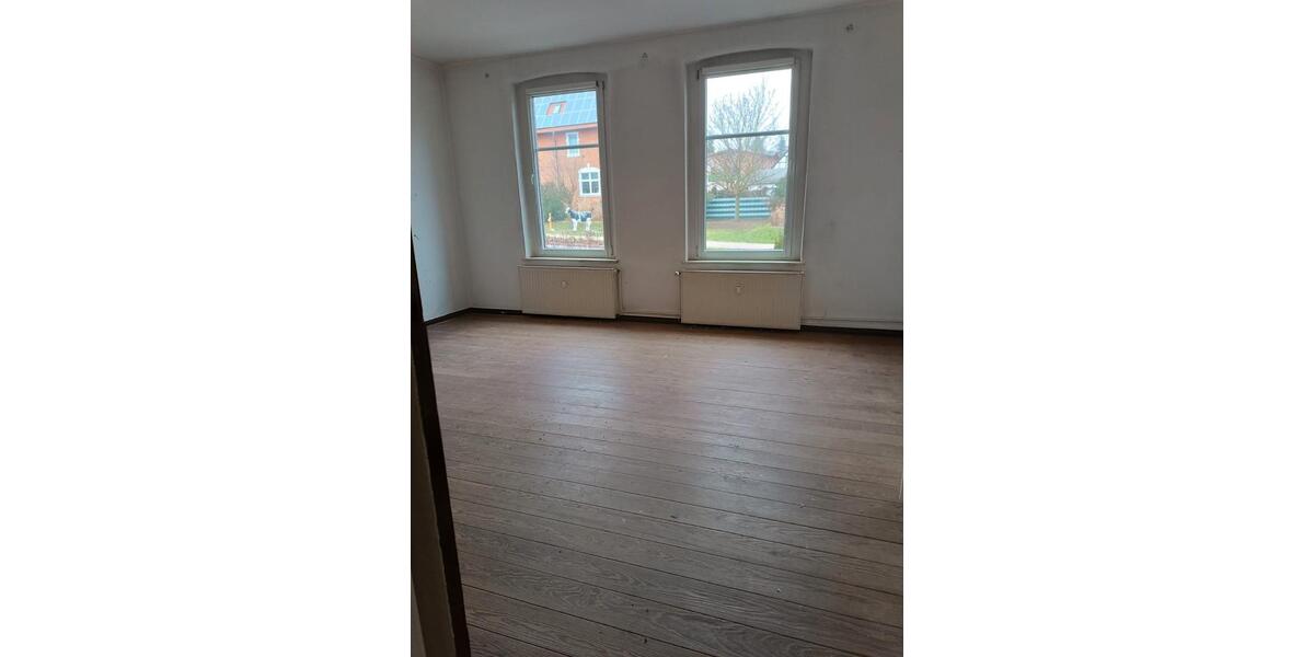 Erdgeschoßwohnung Woldegk - 3 Zimmer, 95 m&sup2;, 510&euro; | Angebot:26455072