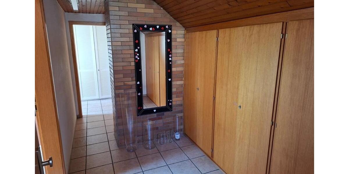 Dachgeschoßwohnung Bergisch Gladbach - 2 Zimmer, 58 m&sup2;, 1.030&euro; | Angebot:26313867