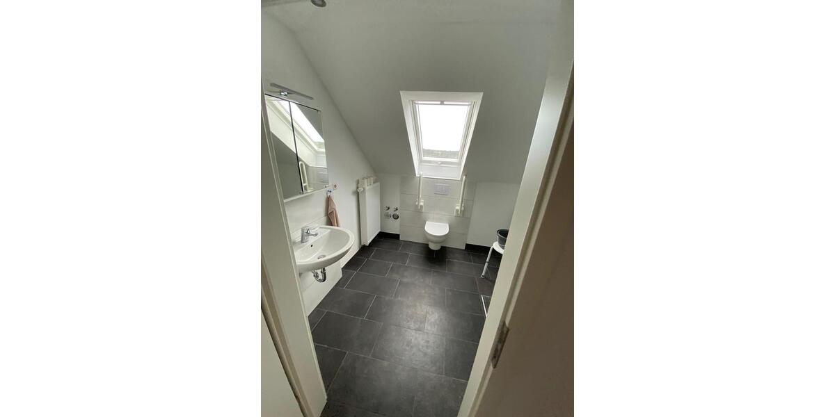 Dachgeschoßwohnung Schleswig - 3.5 Zimmer, 79 m&sup2;, 890&euro; | Angebot:26261929