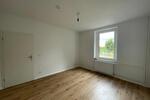 **FRISCH SANIERT**HELLE 2-Zimmerwohnung MIT BALKON + GROßEM TAGESLICHBAD**