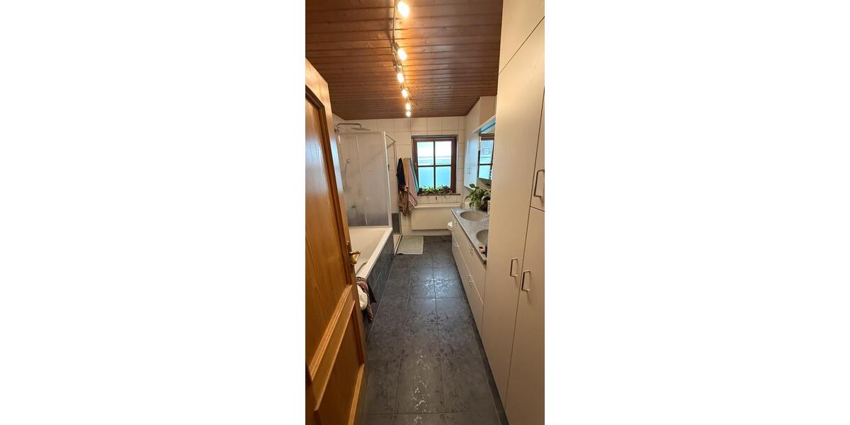 Etagenwohnung Coburg - 5 Zimmer, 158 m&sup2;, 1.600&euro; | Angebot:26643612