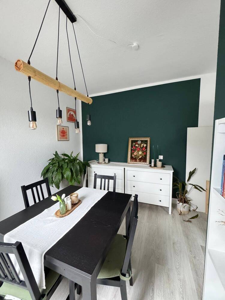 sehr gepflegte 2-Zimmer-Dachgeschoss-Wohnung