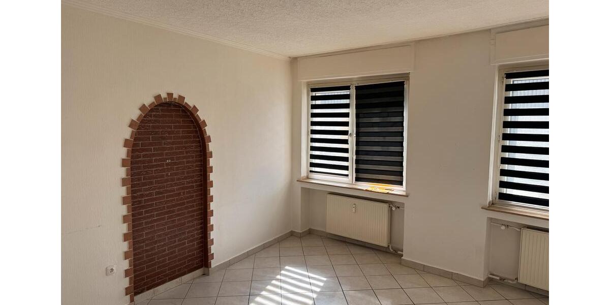 Erdgeschoßwohnung Essen Stadtbezirk III - 4 Zimmer, 84 m&sup2;, 1.200&euro; | Angebot:26072240