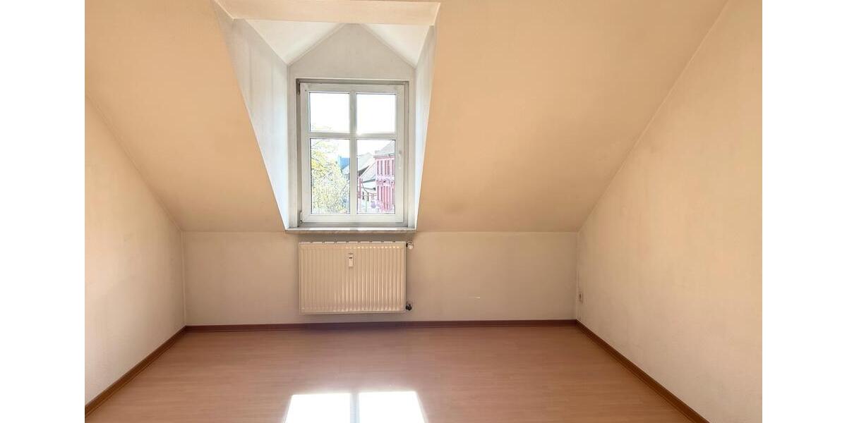 Dachgeschoßwohnung Dessau-Roßlau Brambach - 3 Zimmer, 79 m&sup2;, 510&euro; | Angebot:23573300