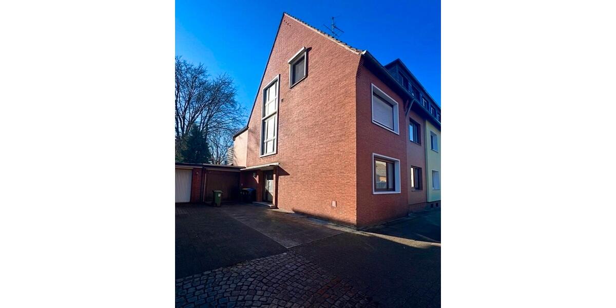 Etagenwohnung Oberhausen - 3 Zimmer, 96 m&sup2;, 1.150&euro; | Angebot:26497334