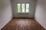 Gerade in Renovierung für Sie - Helle 4-Raum-Wohnung mit Balkon - Stellplatz möglich