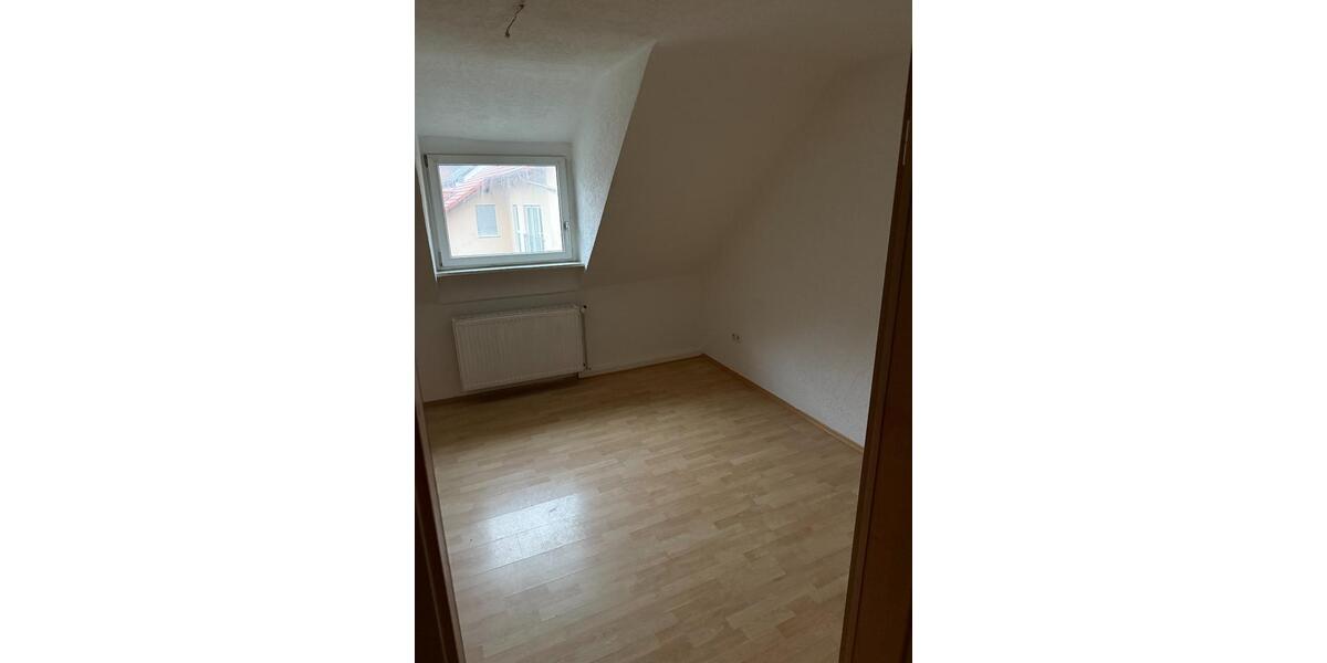 Dachgeschoßwohnung Steinwenden - 6 Zimmer, 57 m&sup2;, 600&euro; | Angebot:23840540