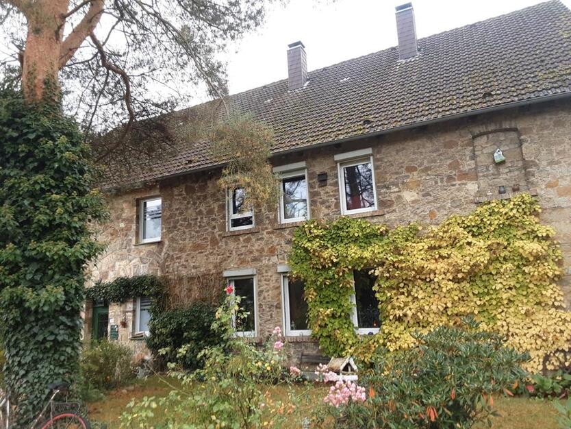 2 Zi., Küche, Bad in aufgeschlossener Hausgemeinschaft, 50m² zimmer