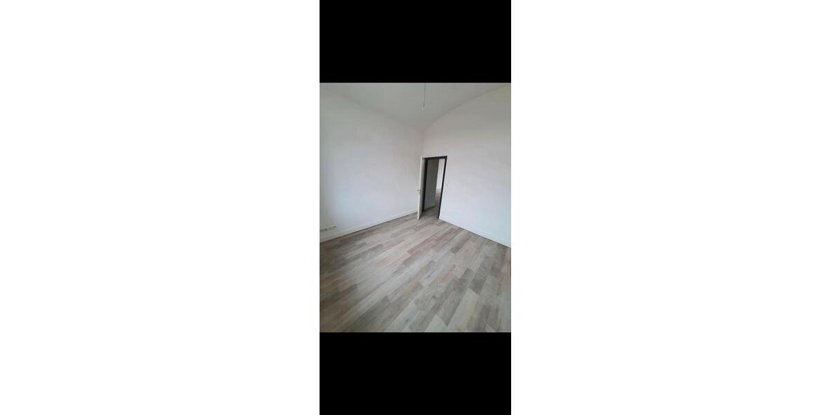 Etagenwohnung Burg - 4 Zimmer, 111 m&sup2;, 1.270&euro; | Angebot:25723608