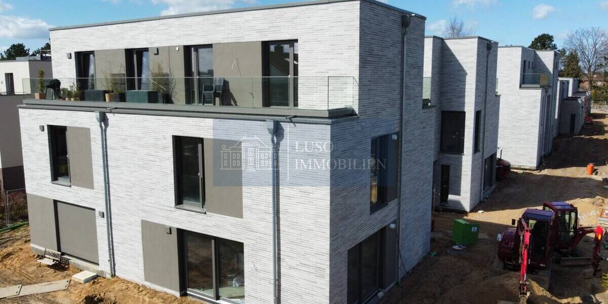 Doppelhaushälfte Wedel Marienhof - 4 Zimmer, 131 m&sup2;, 2.700&euro; | Angebot:26840742
