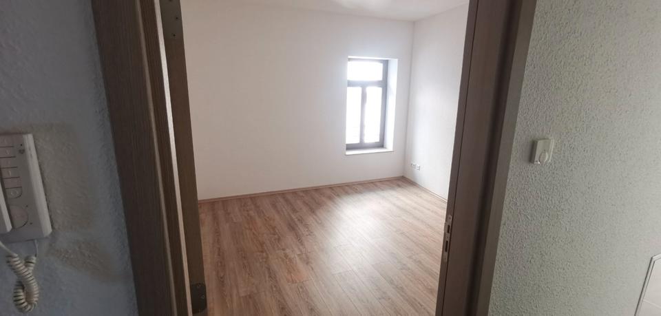 Etagenwohnung Frankenberg (Sachsen) - 4 Zimmer, 103 m&sup2;, 618&euro; | Angebot:26441997