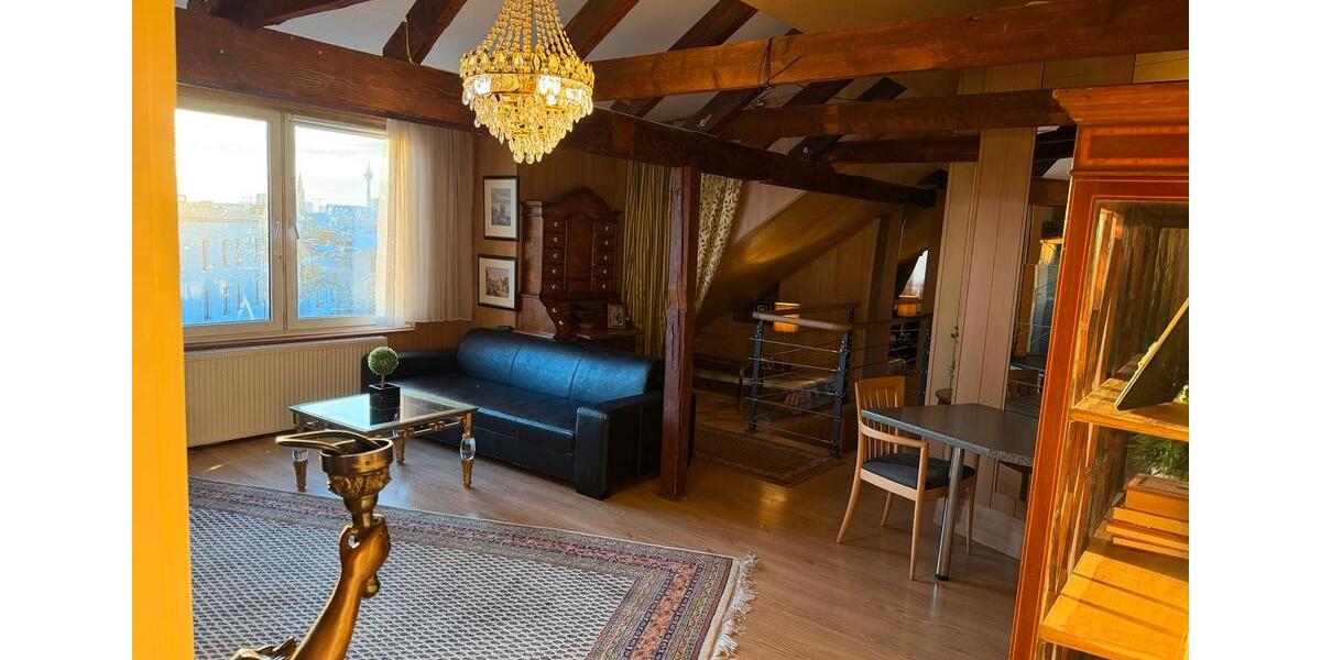 Dachgeschoßwohnung Düsseldorf Pempelfort - 3 Zimmer, 80 m&sup2;, 2.200&euro; | Angebot:26701749