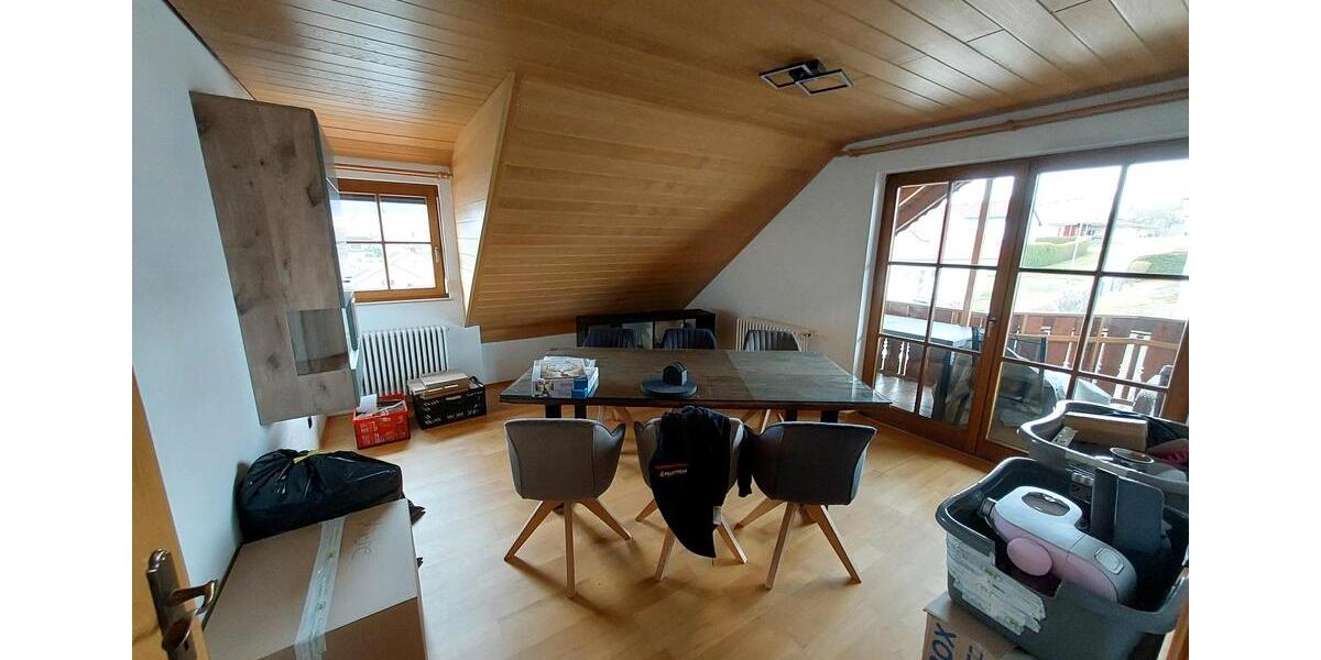 Dachgeschoßwohnung Gosheim - 4 Zimmer, 84 m&sup2;, 1.031&euro; | Angebot:25719367