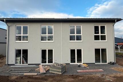 DHH energieeffizient Garten Stellplätze Neubau Top-Anbindung 5 zimmer