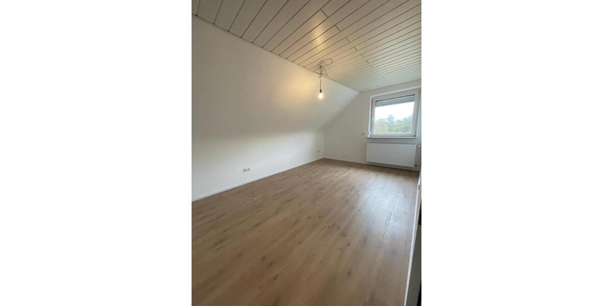2 ZKB Dachgeschosswohnung in Oberlinxweiler 1 zimmer