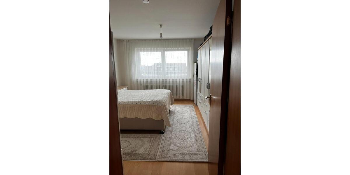 Erdgeschoßwohnung Herrenberg - 4 Zimmer, 110 m&sup2;, 1.100&euro; | Angebot:26637117
