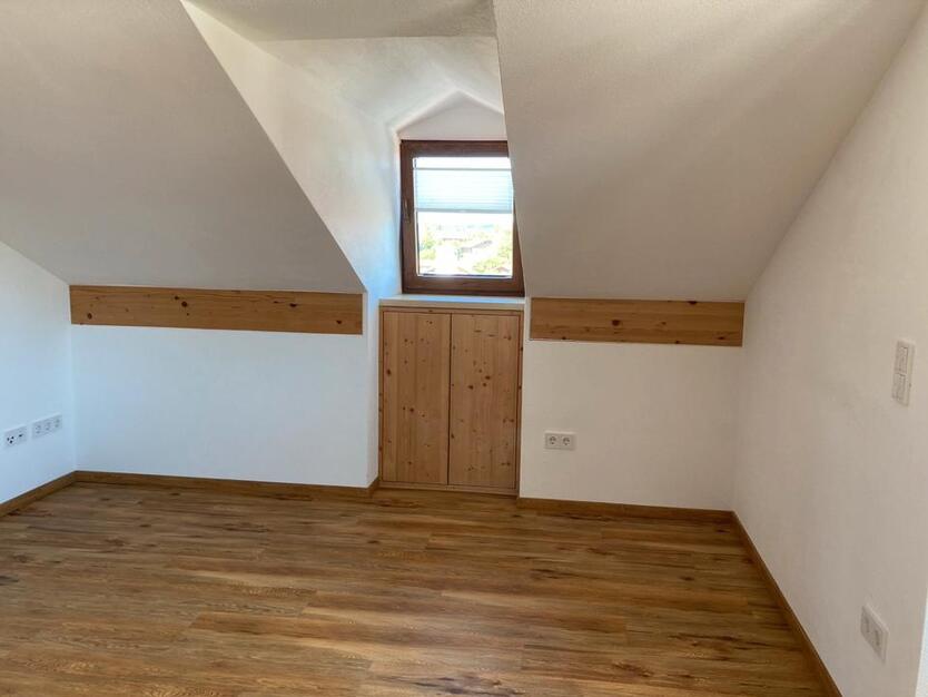 Hochwertige 80qm DG-Wohnung in Dietramszell *gewerbegeeignet*