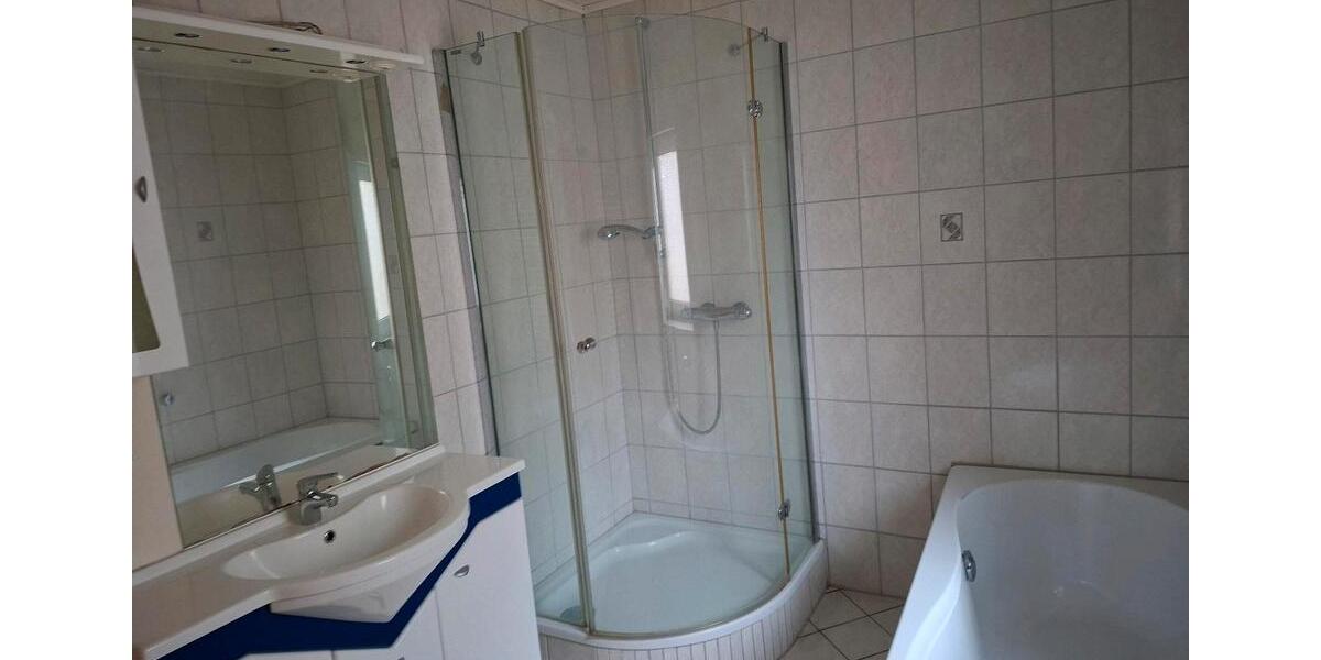 Doppelhaushälfte Buseck - 4 Zimmer, 124 m&sup2;, 1.600&euro; | Angebot:25024998