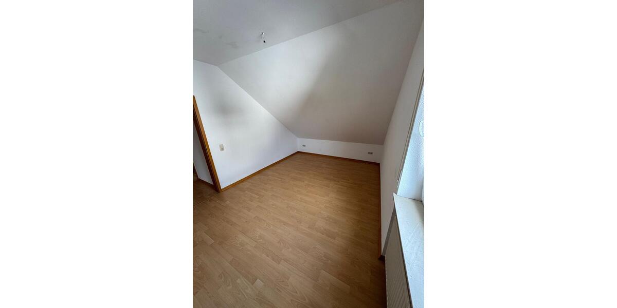 Dachgeschoßwohnung Großwallstadt - 2 Zimmer, 60 m&sup2;, 750&euro; | Angebot:26019894
