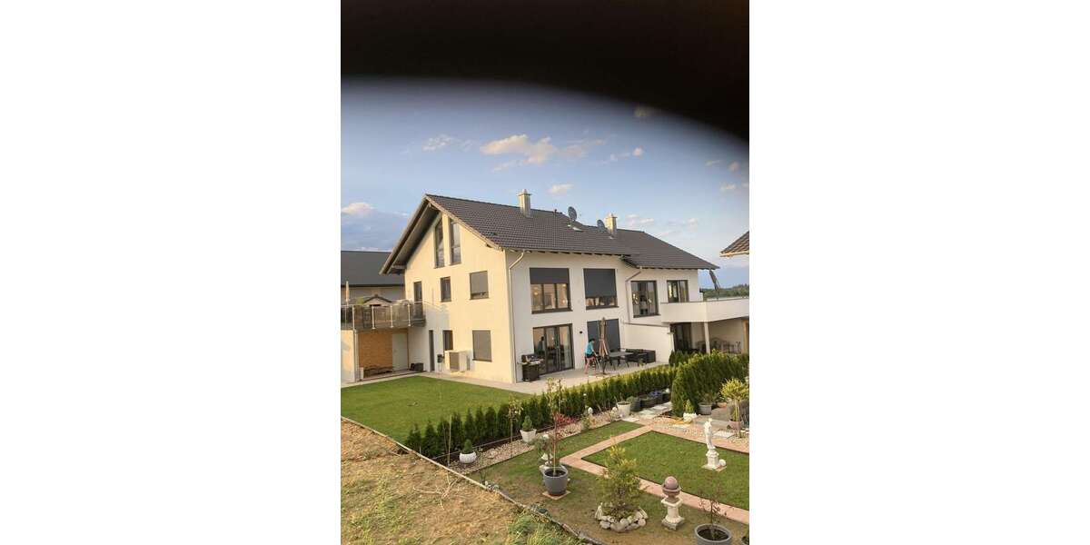 Einfamilienhaus Eggenfelden - 8 Zimmer, 160 m&sup2;, 1.600&euro; | Angebot:26100325