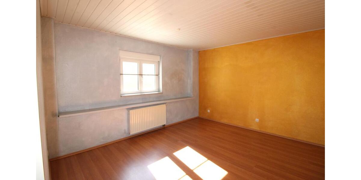 Einfamilienhaus Gunzenhausen - 8 Zimmer, 184 m&sup2;, 2.050&euro; | Angebot:24679181