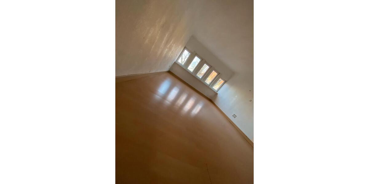 Etagenwohnung Völklingen - 4 Zimmer, 90 m&sup2;, 670&euro; | Angebot:26349882